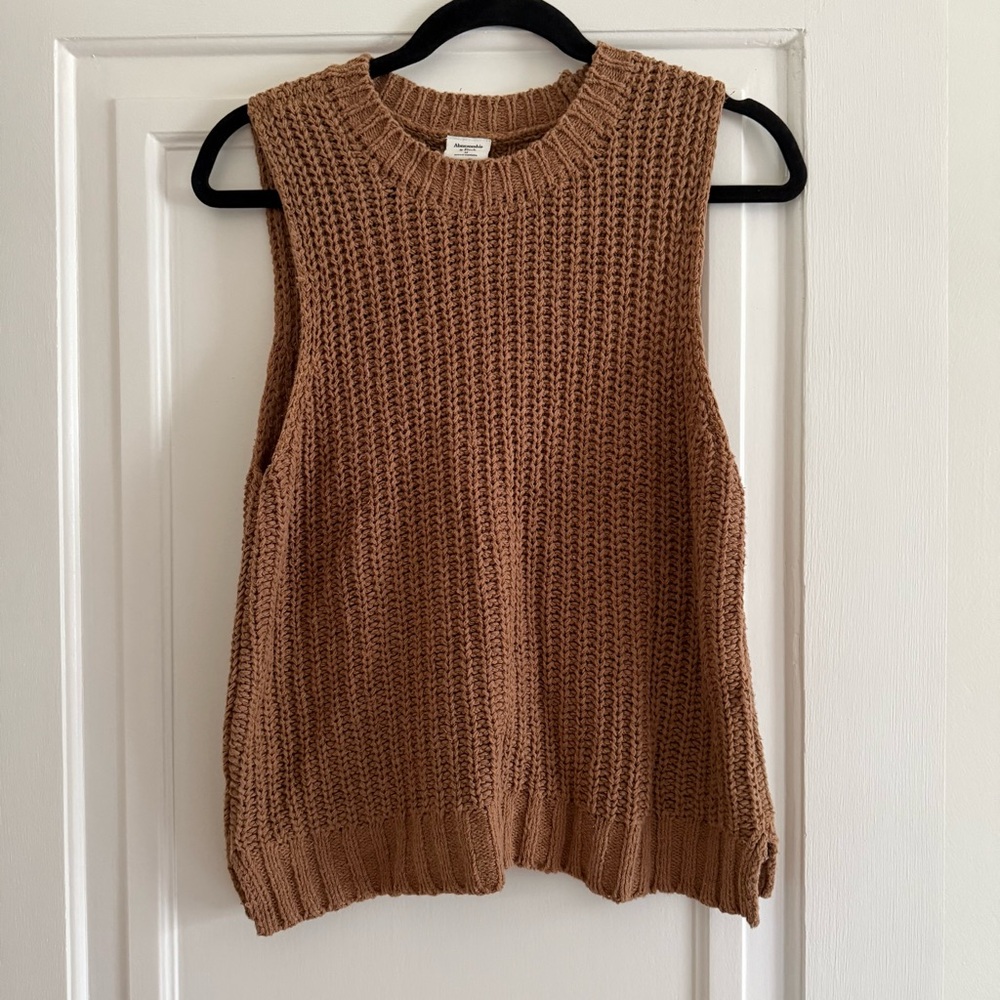 Abercrombie & Fitch Easy shaker sweater tank medium